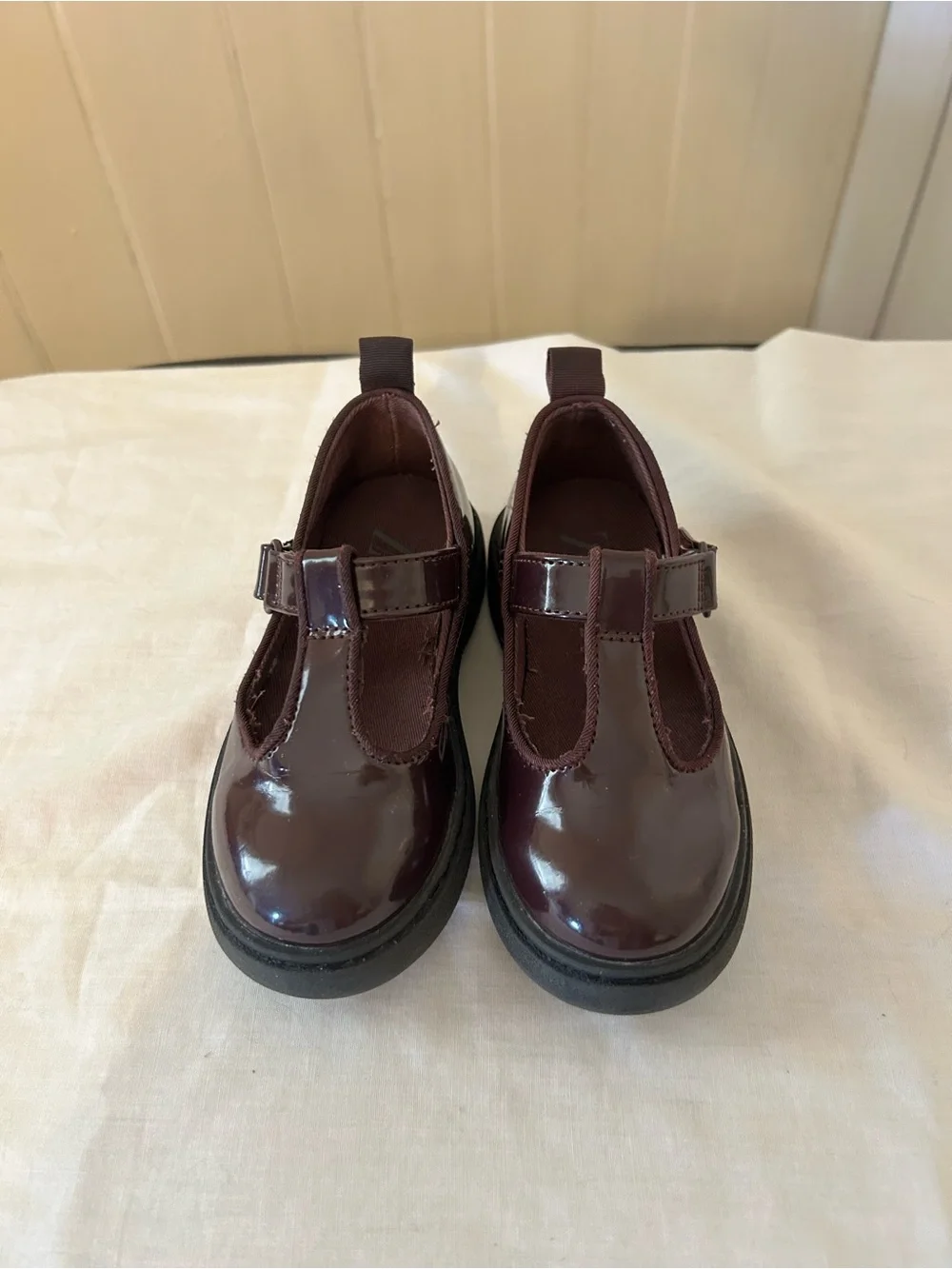 Zara Toddlers T-Strap Patent Leather Shoes/Burgundy/EU Size 24-US Size 7.5-8